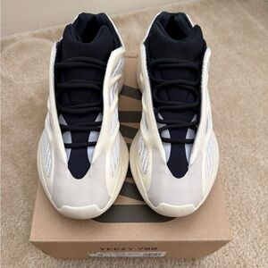 Yeezy 700 V3 Azael